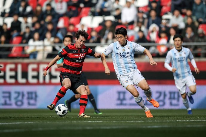 Soi kèo phạt góc Ulsan Hyundai vs Pohang Steelers, 12h00 ngày 1/3