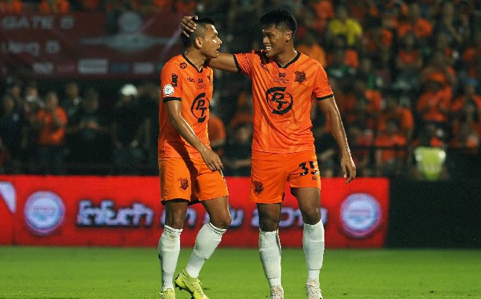 Soi kèo phạt góc Prachuap vs Trat, 18h ngày 2/4