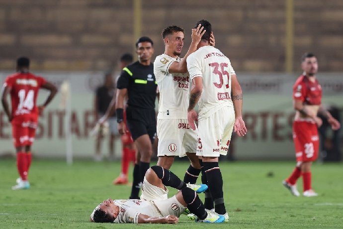 Soi kèo phạt góc Universitario vs LDU Quito, 9h00 ngày 3/4