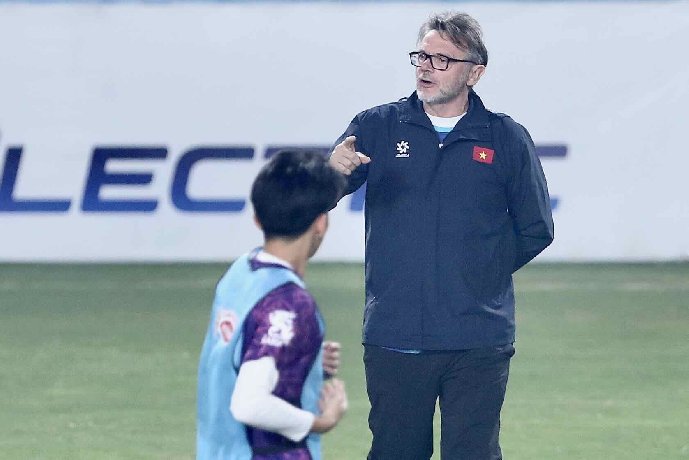 HLV Troussier nói lời gan ruột trước Asian Cup 2023