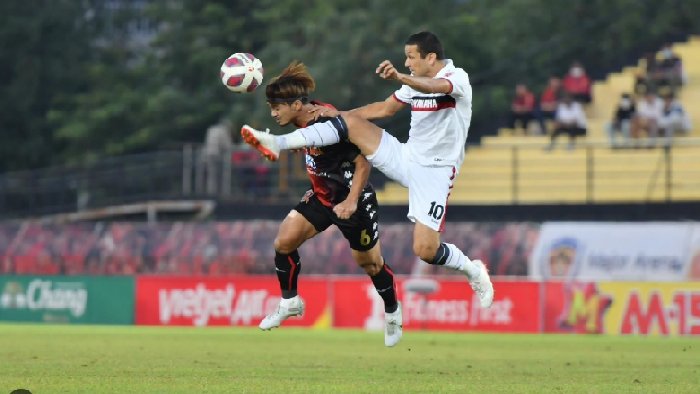 Soi kèo phạt góc Prachuap vs Police Tero, 19h ngày 8/3