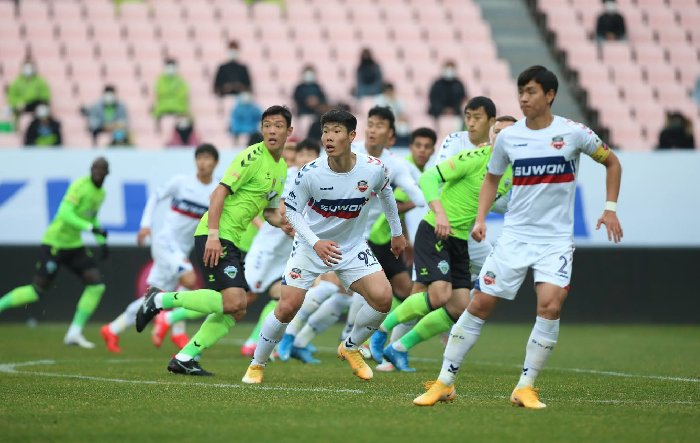 Soi kèo phạt góc Suwon vs Jeonbuk Hyundai, 12h ngày 9/3