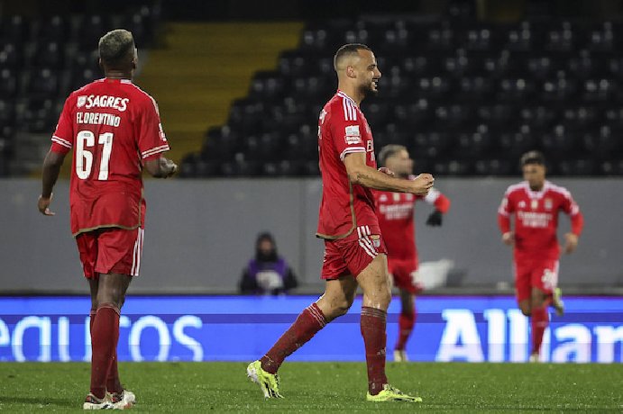 Soi kèo phạt góc Benfica vs Toulouse, 3h00 ngày 16/2