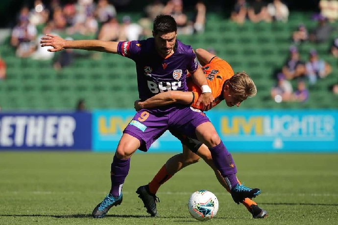 Soi kèo phạt góc Brisbane Roar vs Perth Glory, 16h25 ngày 23/7