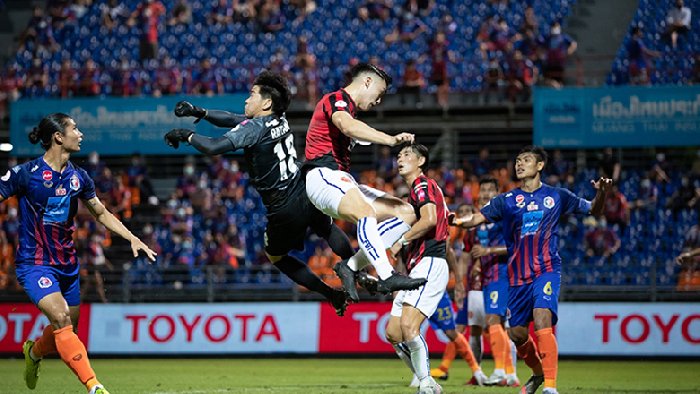 Soi kèo phạt góc Port vs Ratchaburi, 19h00 ngày 25/12