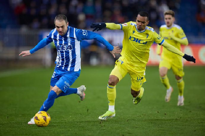 Soi kèo phạt góc Almeria vs Alaves, 3h00 ngày 27/1