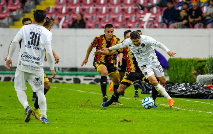 Soi kèo phạt góc Leones Negros vs Atletico La Paz, 8h05 ngày 28/3