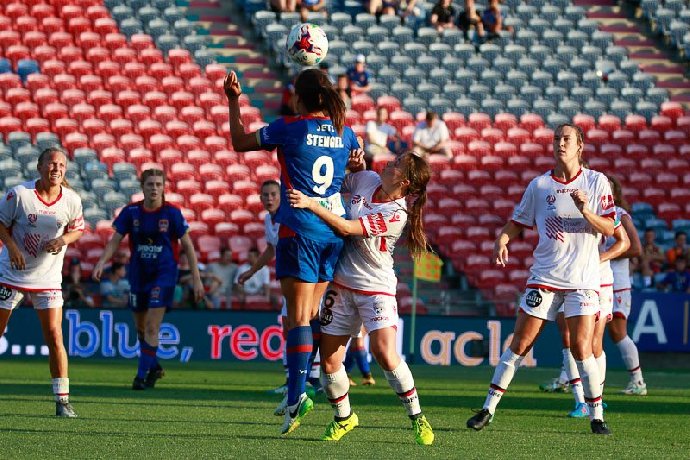 Soi kèo phạt góc nữ Adelaide vs nữ Newcastle Jets, 13h ngày 29/3