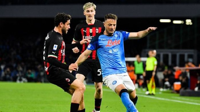 Soi kèo phạt góc Napoli vs AC Milan, 02h45 ngày 30/10: Niềm tin cửa trên hay lựa chọn cửa dưới?