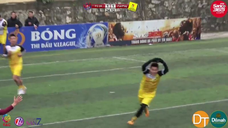 Bàn thắng nhanh như điện của cầu thủ FC FairPlay ở Phủi Lào Cai vòng 9.